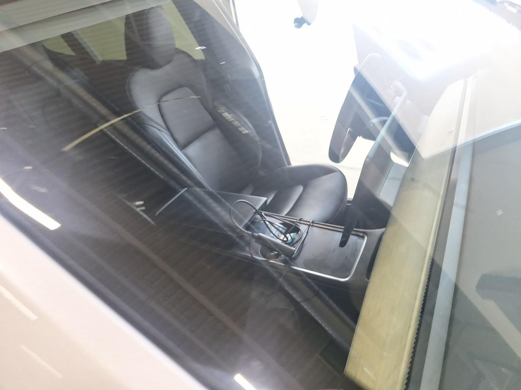 Foto 32 van Tesla Model Y