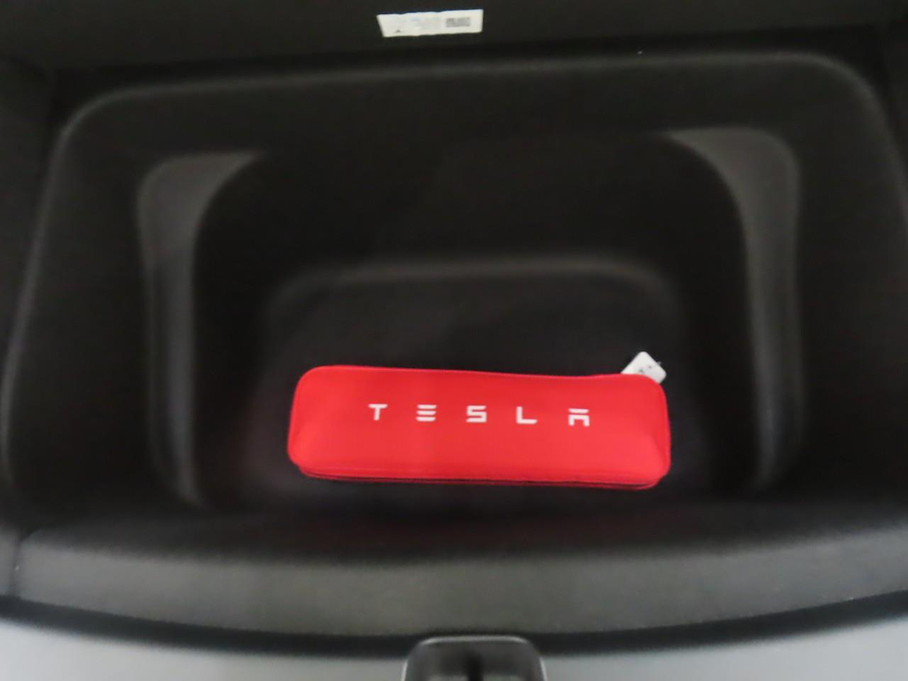 Foto 11 van Tesla Model Y