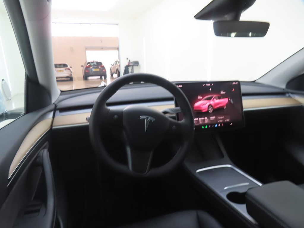Foto 6 van Tesla Model Y