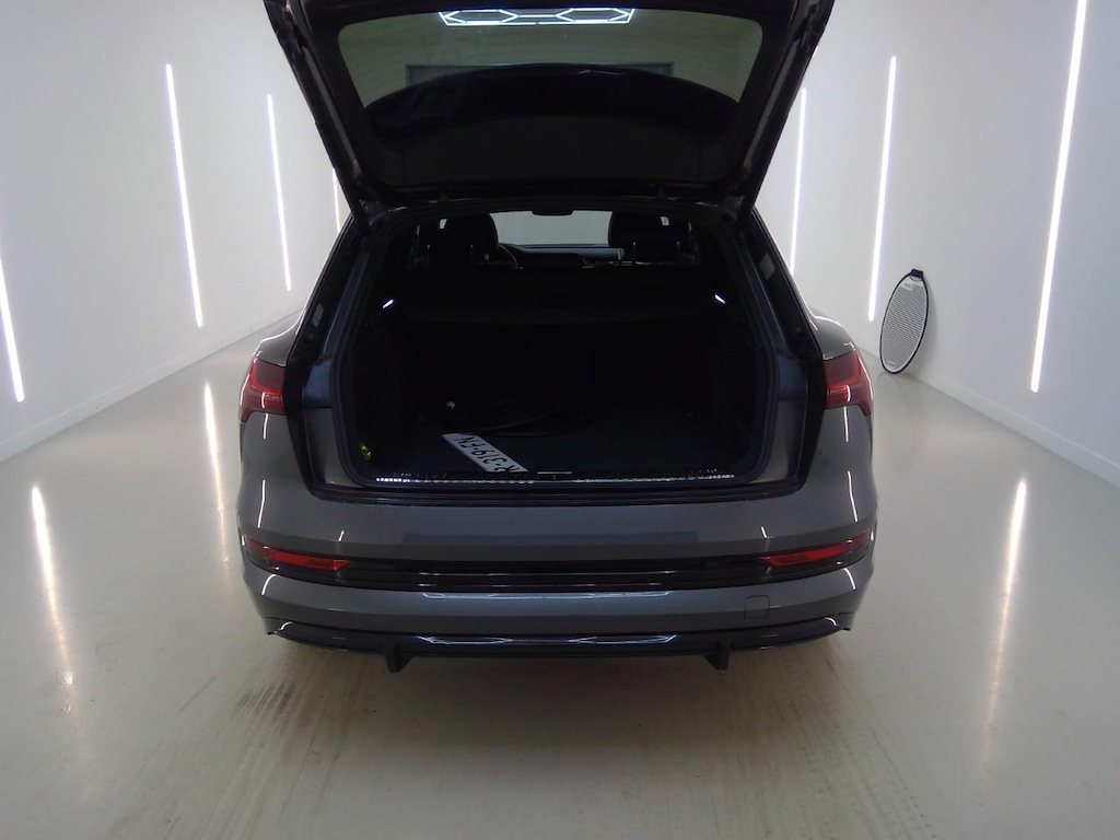 Foto 11 van Audi e-tron
