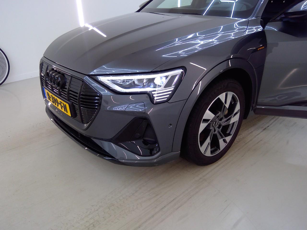 Foto 22 van Audi e-tron