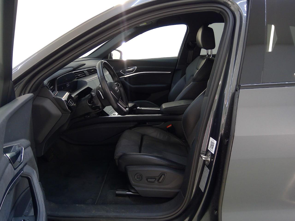 Foto 7 van Audi e-tron