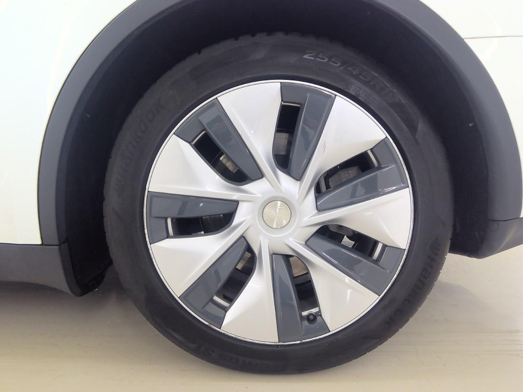 Foto 14 van Tesla Model Y