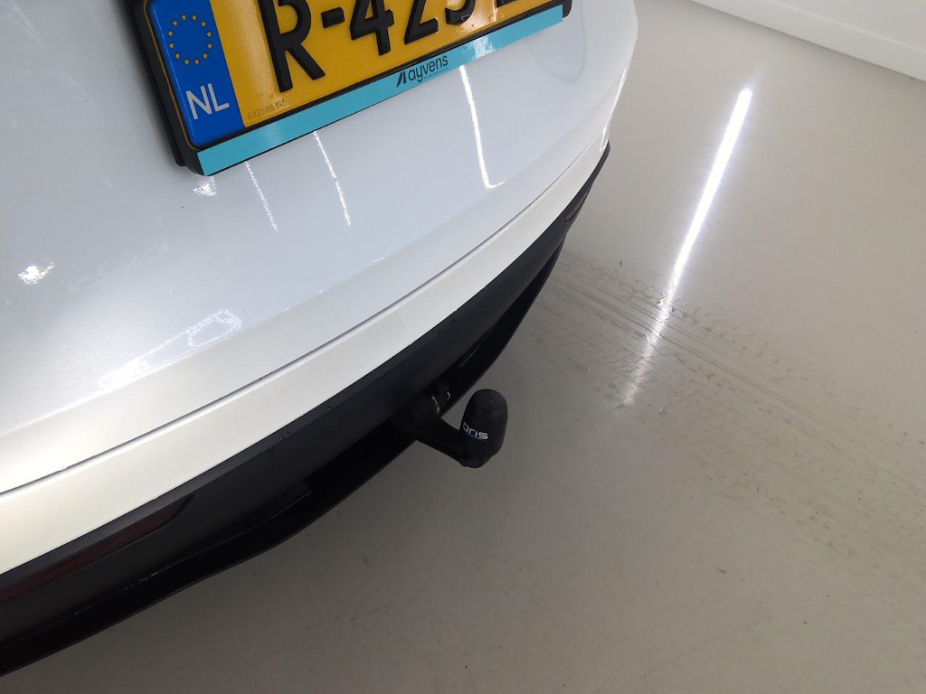 Foto 10 van Tesla Model Y
