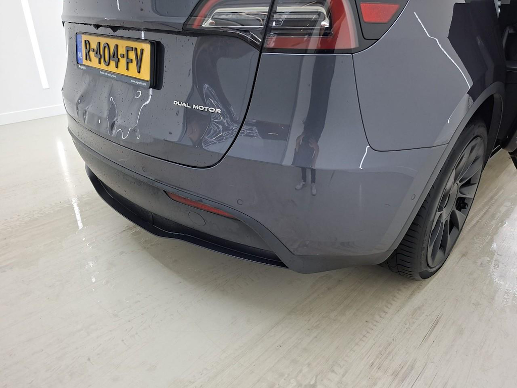 Foto 15 van Tesla Model Y