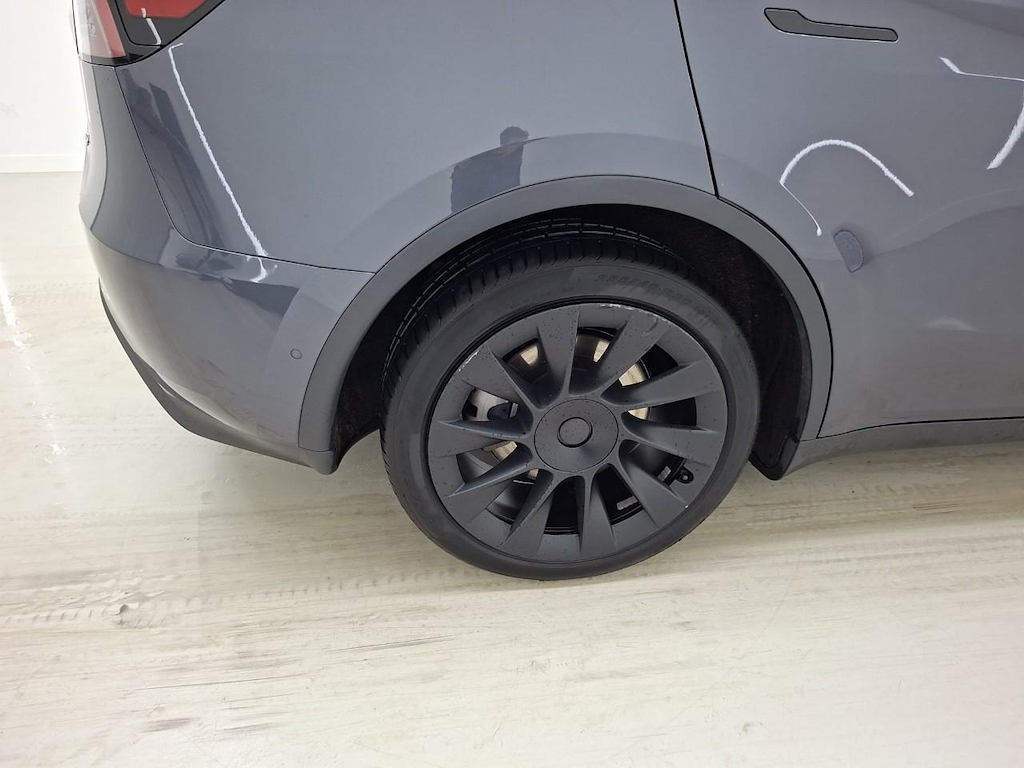 Foto 16 van Tesla Model Y