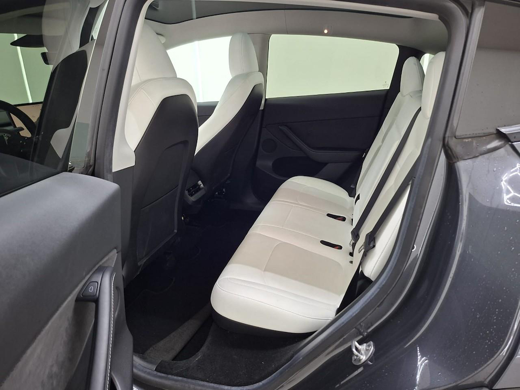 Foto 3 van Tesla Model Y
