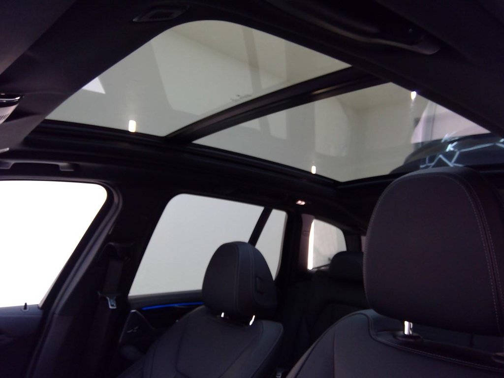 Foto 18 van BMW ix3
