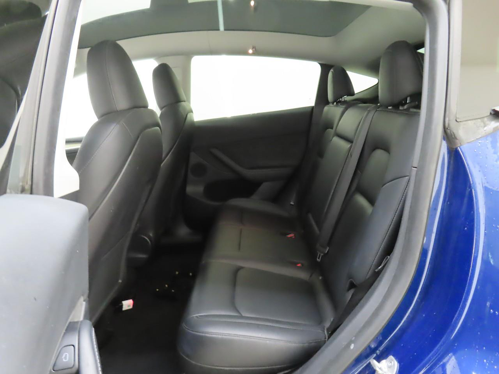 Foto 7 van Tesla Model Y