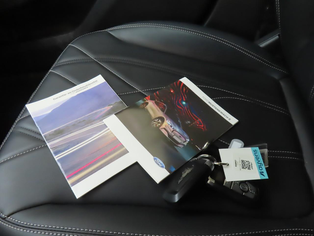 Foto 17 van Ford Mustang