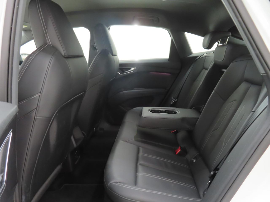 Foto 17 van Audi Q4 Sportback e-tron