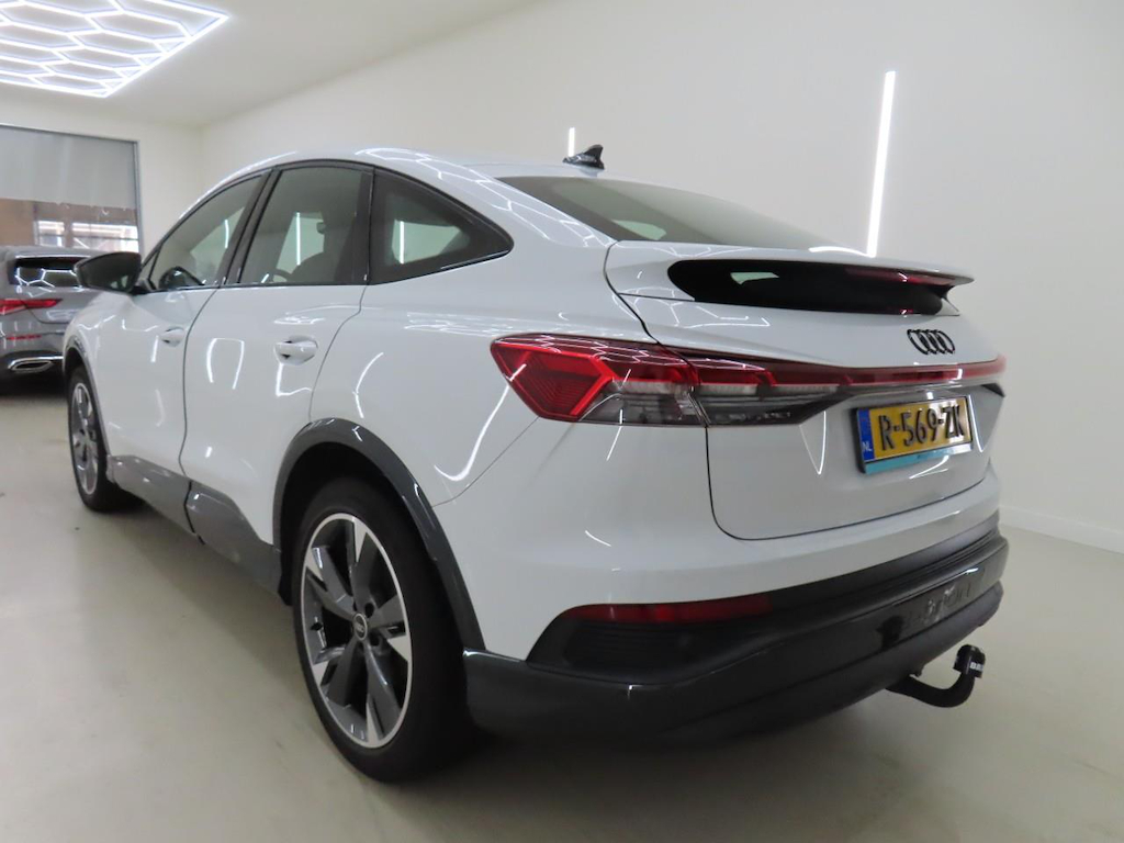 Foto 10 van Audi Q4 Sportback e-tron