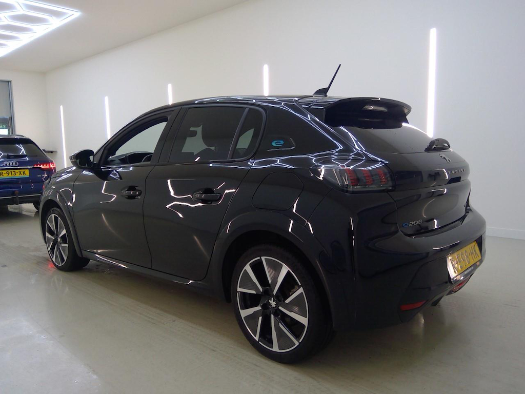 Foto 5 van Peugeot E-208