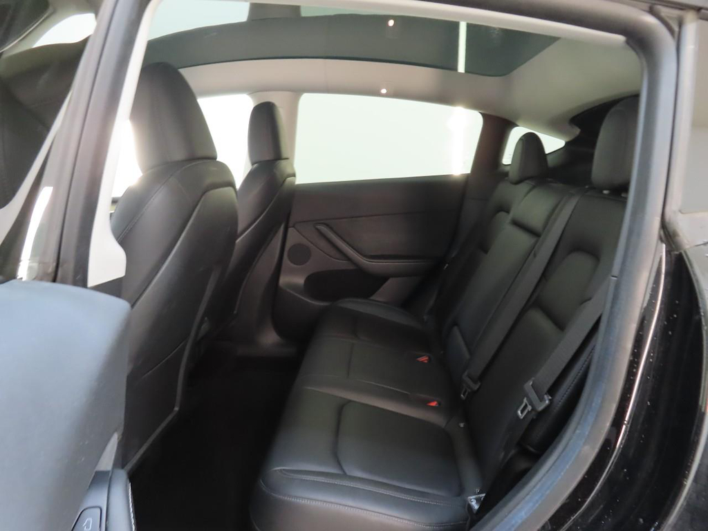 Foto 6 van Tesla Model Y
