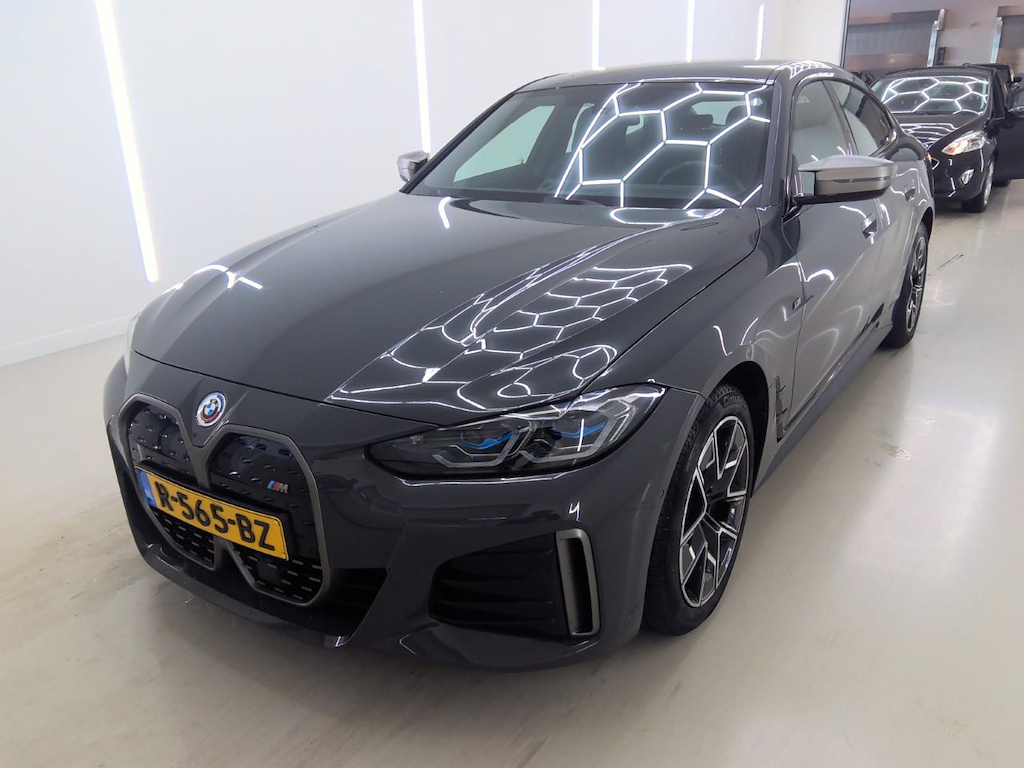 Foto 2 van BMW i4