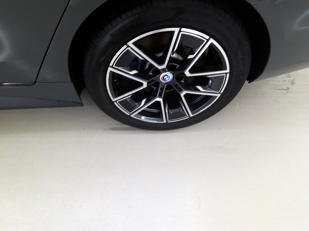 Foto 23 van BMW i4