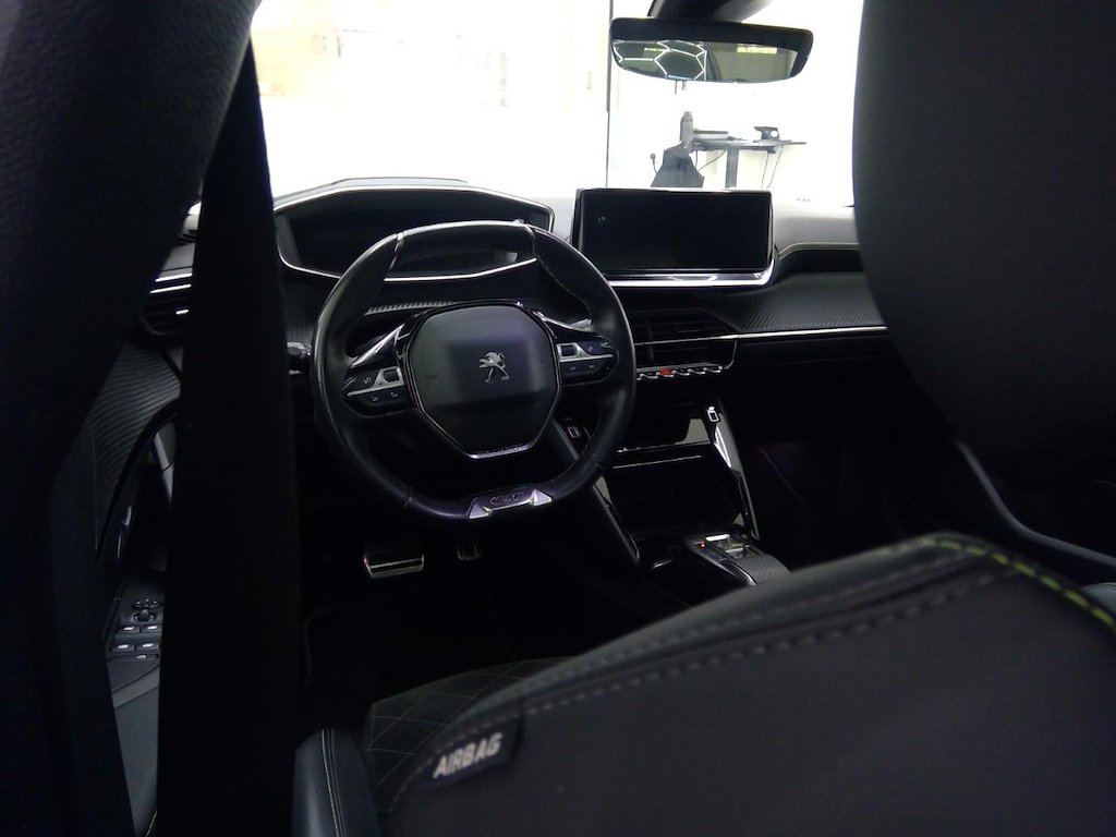Foto 4 van Peugeot E-208