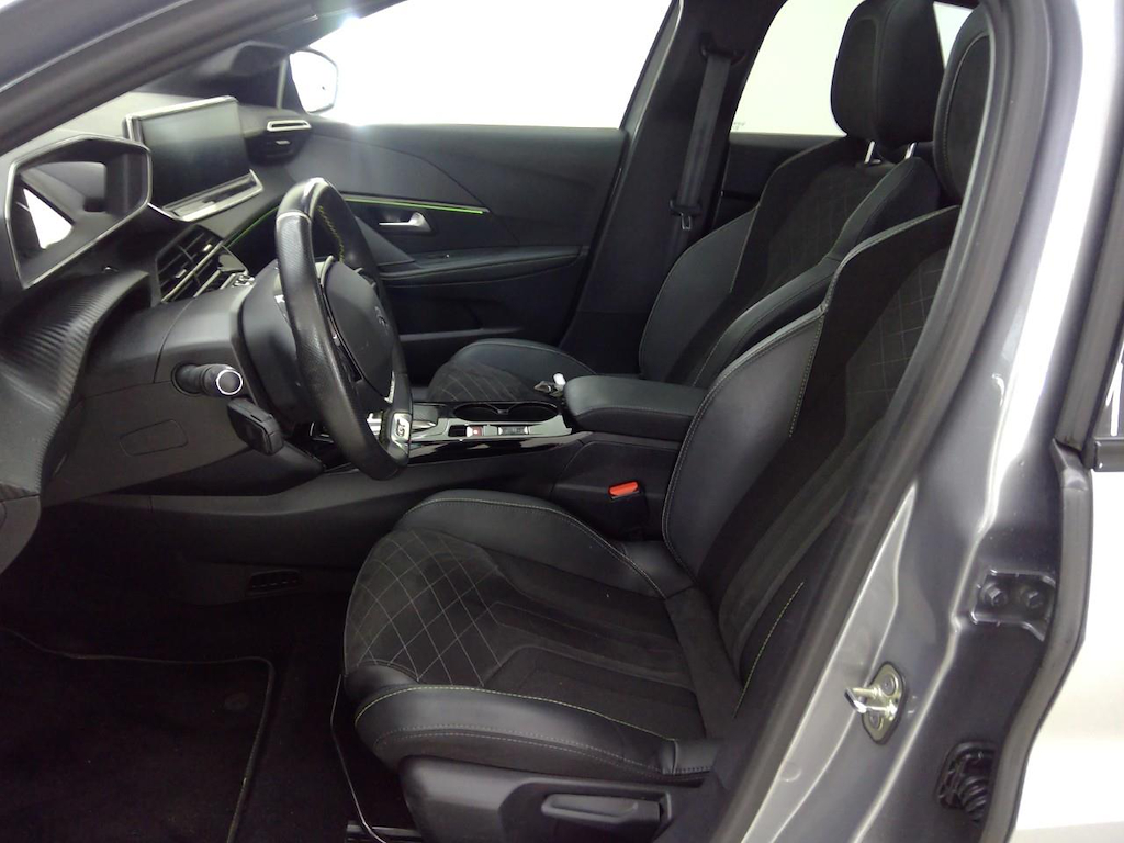 Foto 8 van Peugeot E-208