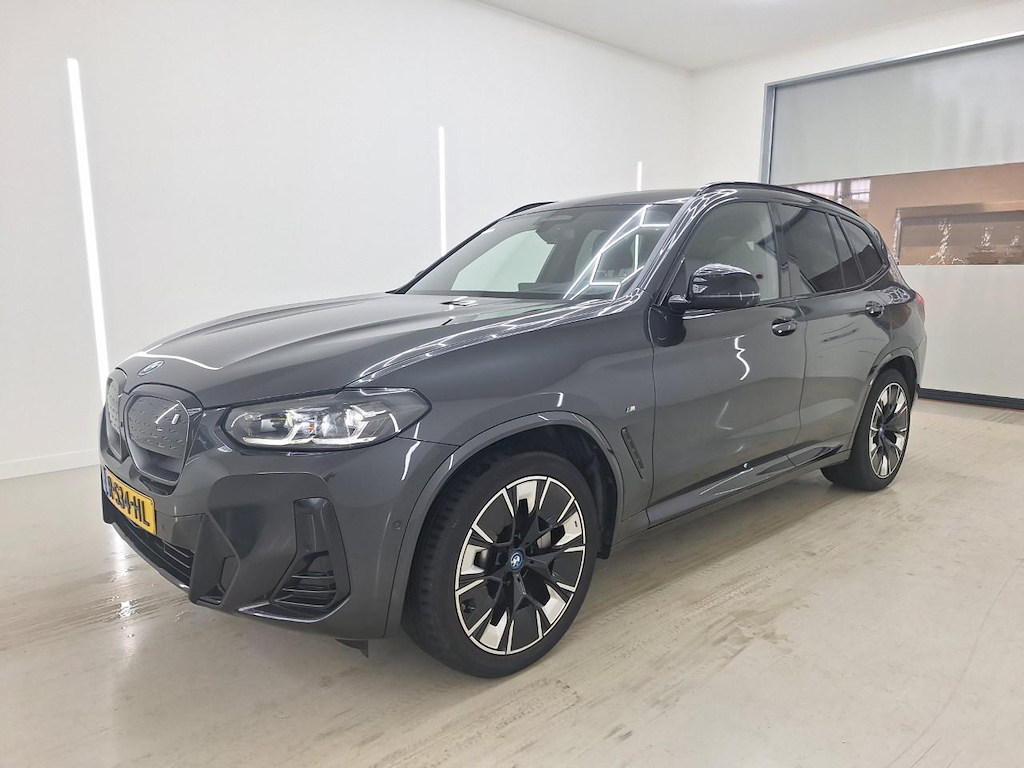 Photo 2 of BMW ix3