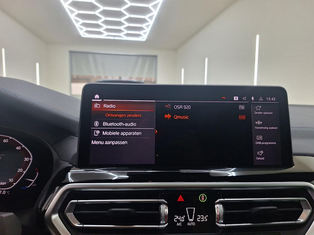 Photo 14 of BMW ix3