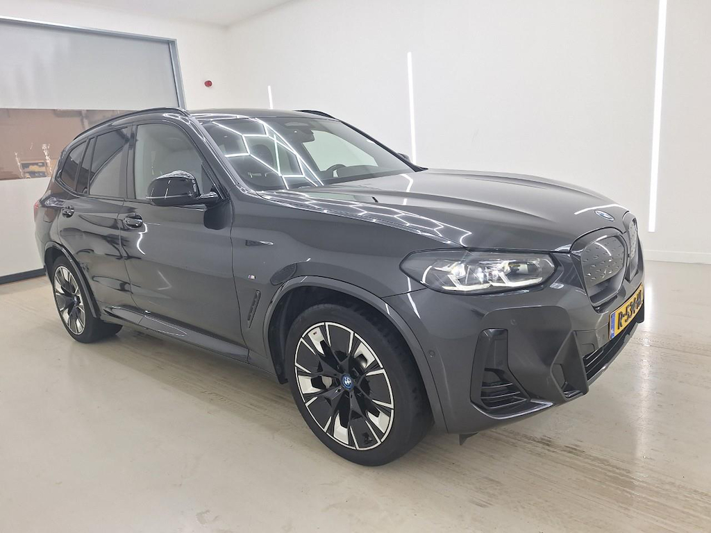 Photo 3 of BMW ix3