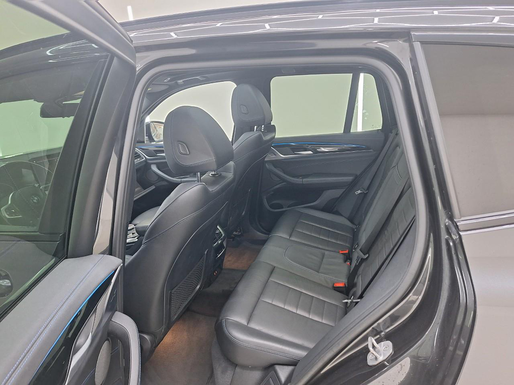 Photo 8 of BMW ix3