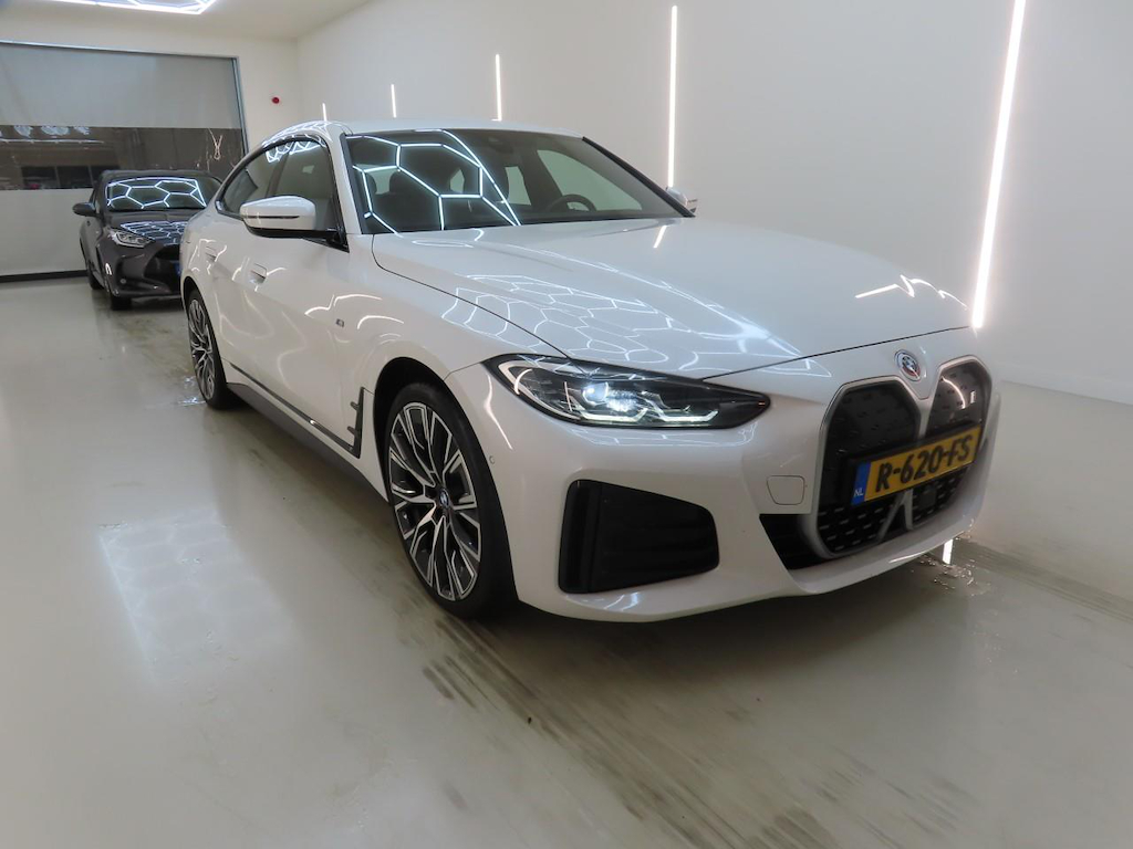 Foto 10 van BMW i4