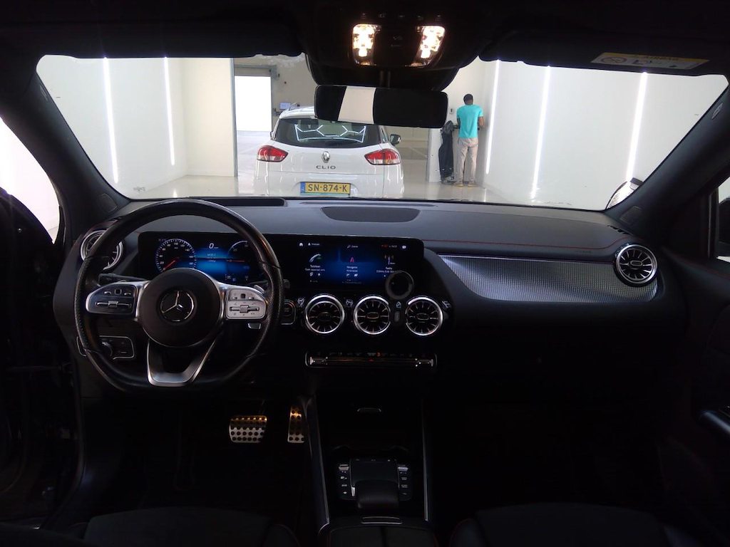 Foto 4 van Mercedes EQA