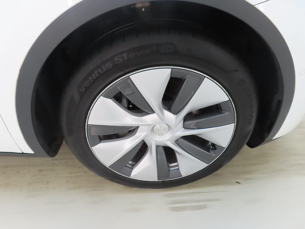 Foto 29 van Tesla Model Y