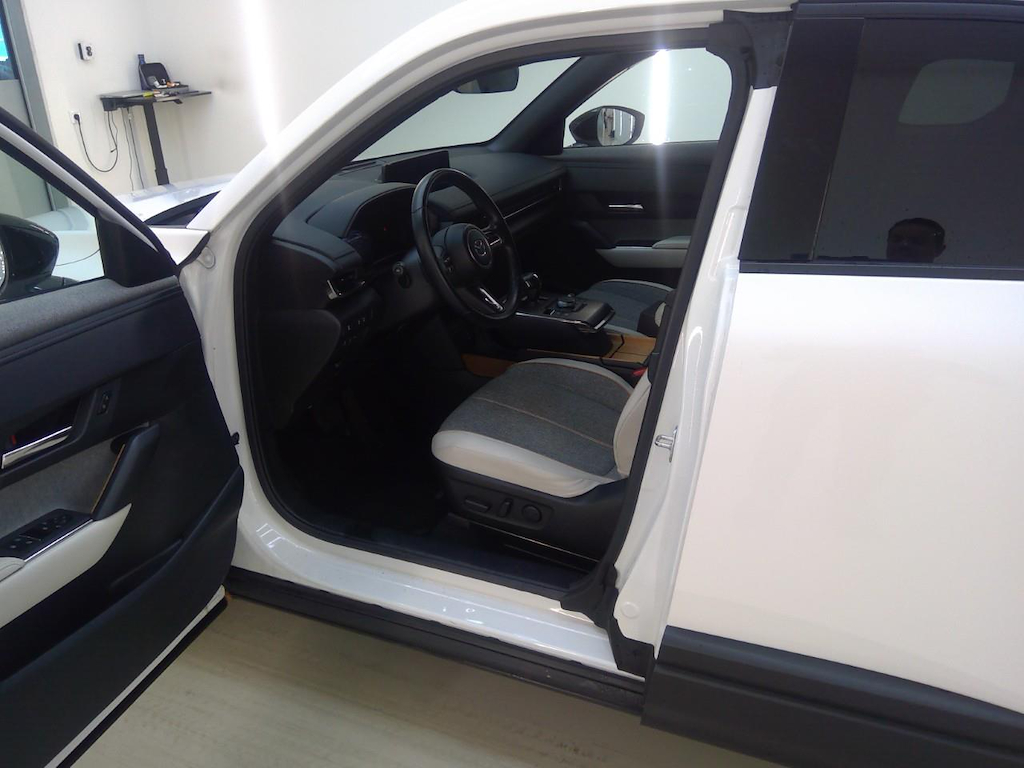 Foto 24 van Mazda MX-30