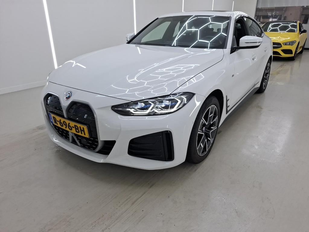 Foto 2 van BMW i4