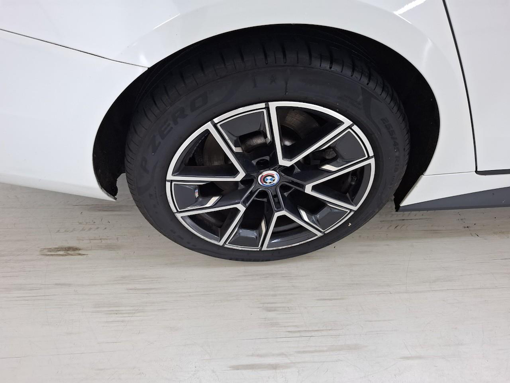 Foto 12 van BMW i4