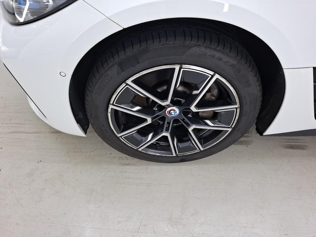 Foto 28 van BMW i4