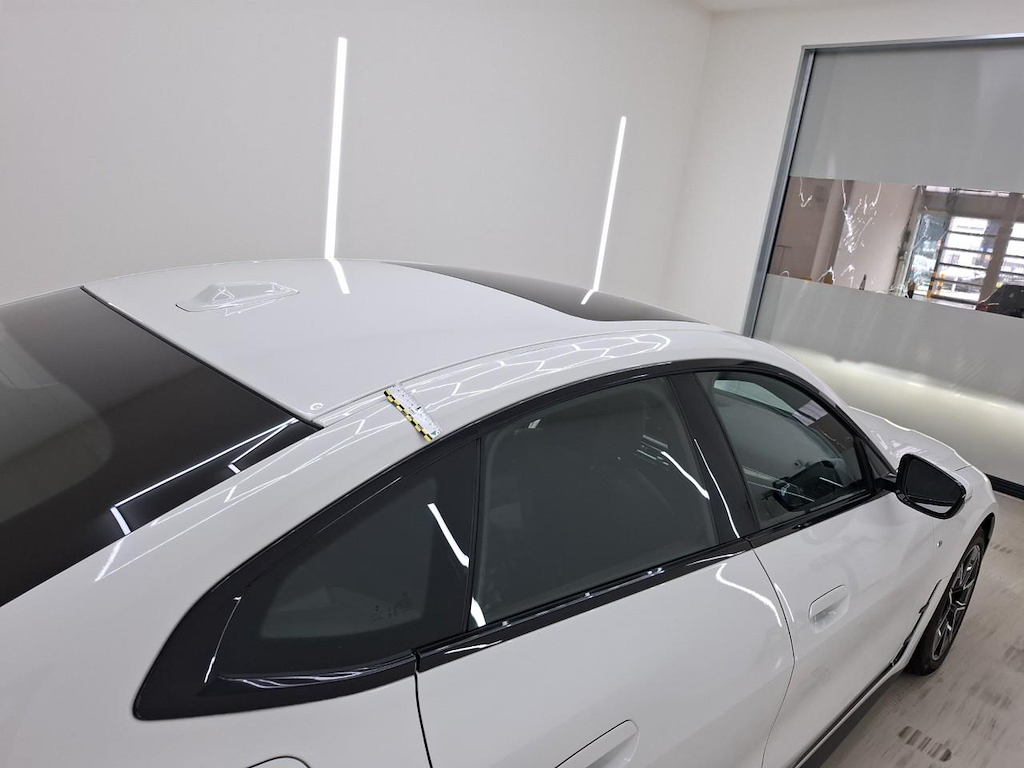 Foto 32 van BMW i4
