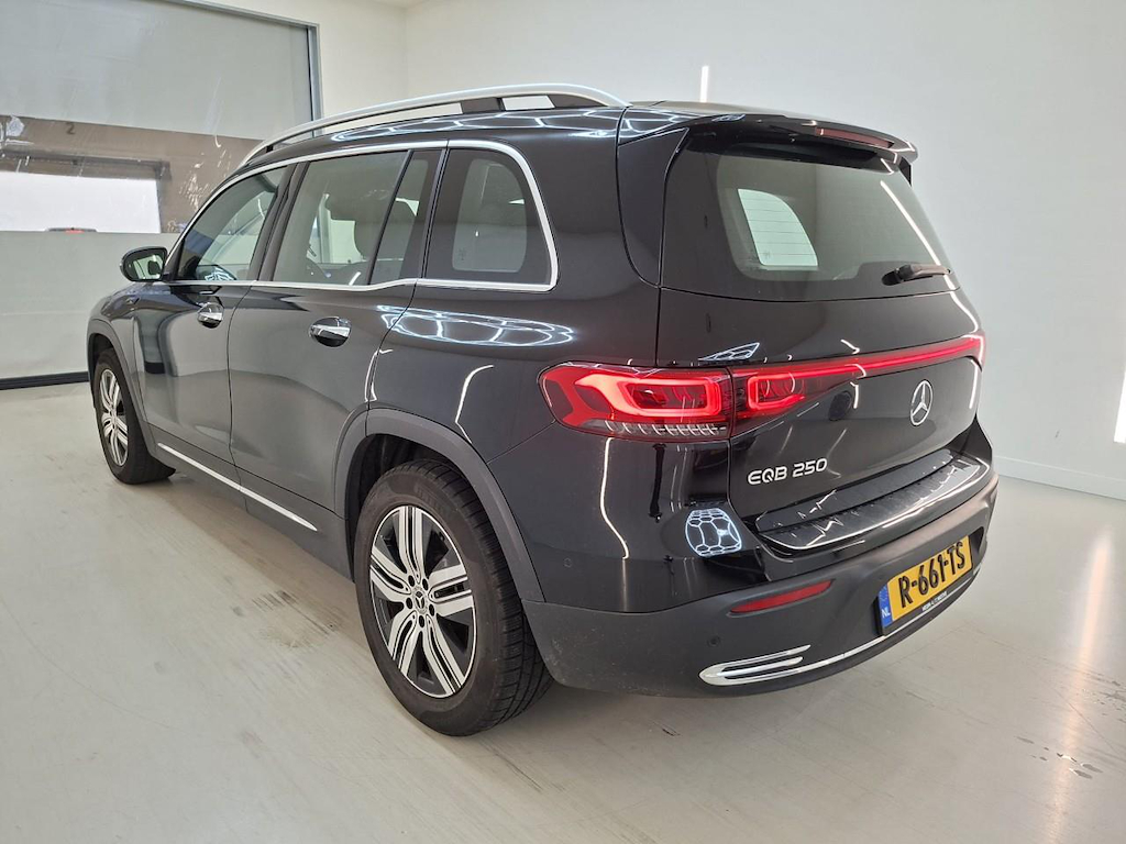 Foto 6 van Mercedes EQB
