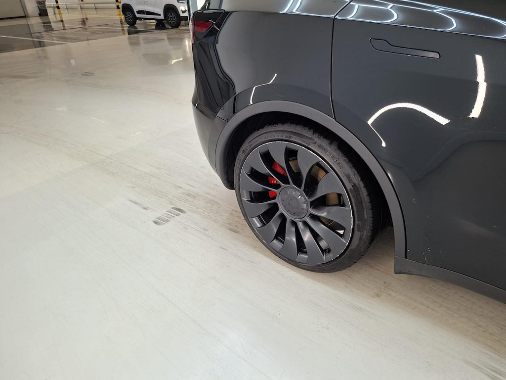 Foto 17 van Tesla Model Y