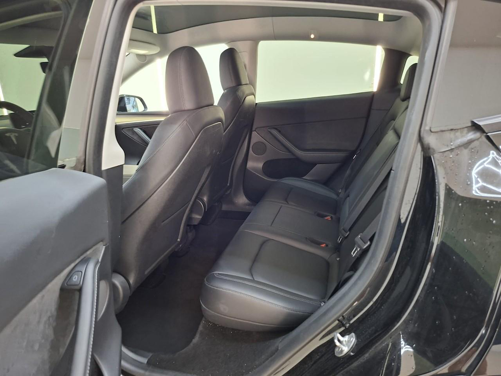 Foto 6 van Tesla Model Y