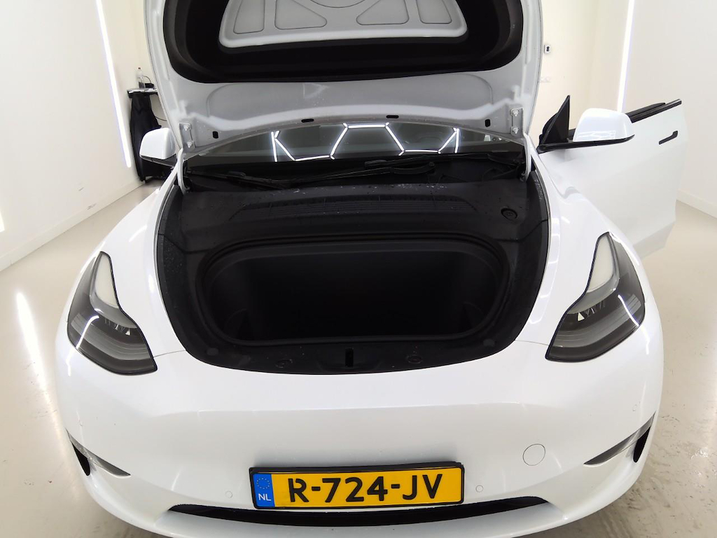 Foto 10 van Tesla Model Y