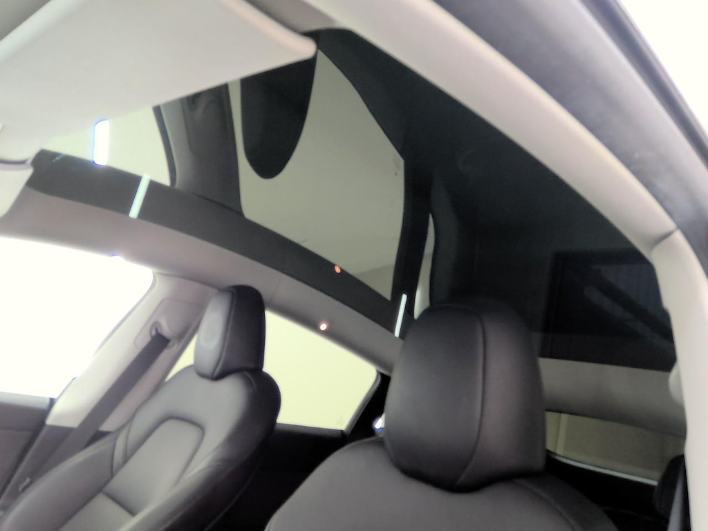 Foto 21 van Tesla Model Y