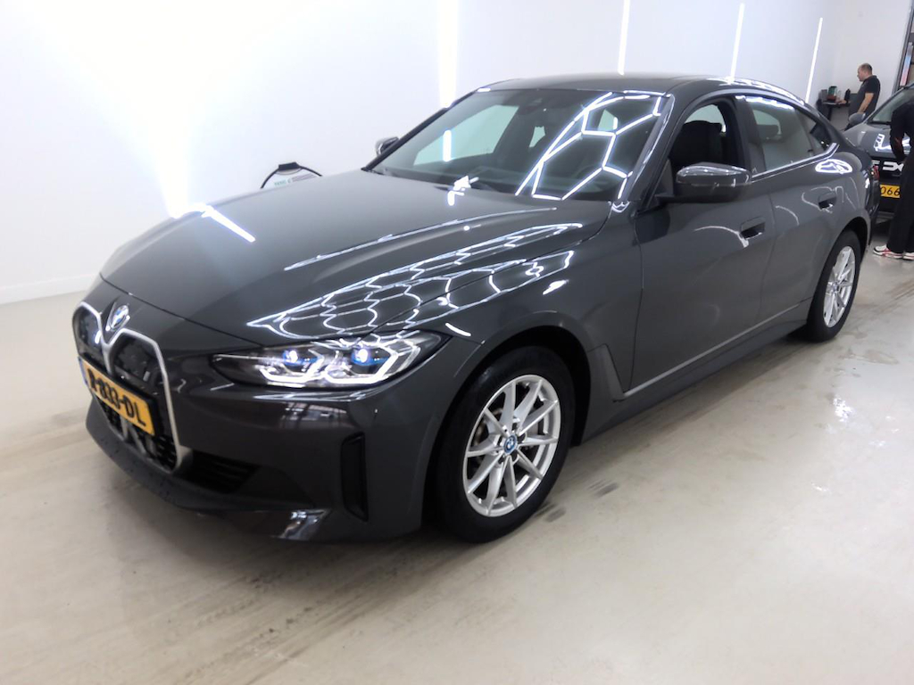 Foto 2 van BMW i4