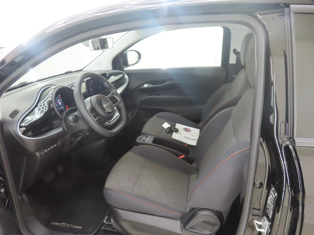Foto 6 van Fiat 500-e