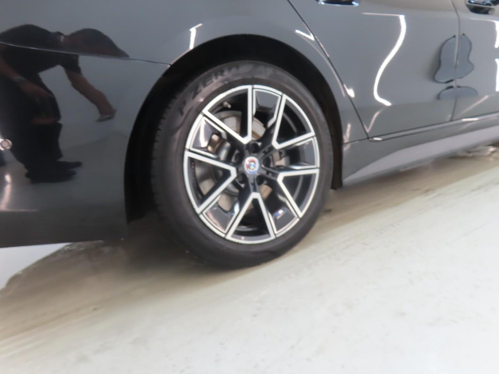 Foto 23 van BMW i4