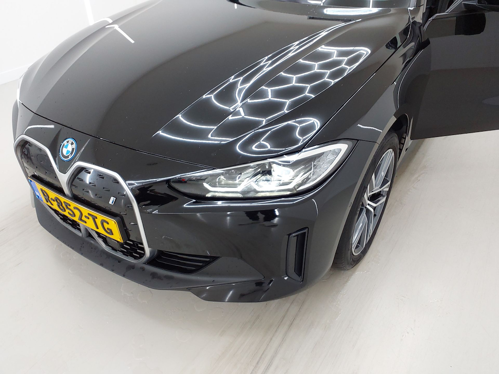 Foto 17 van BMW i4