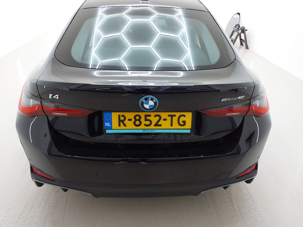 Foto 23 van BMW i4