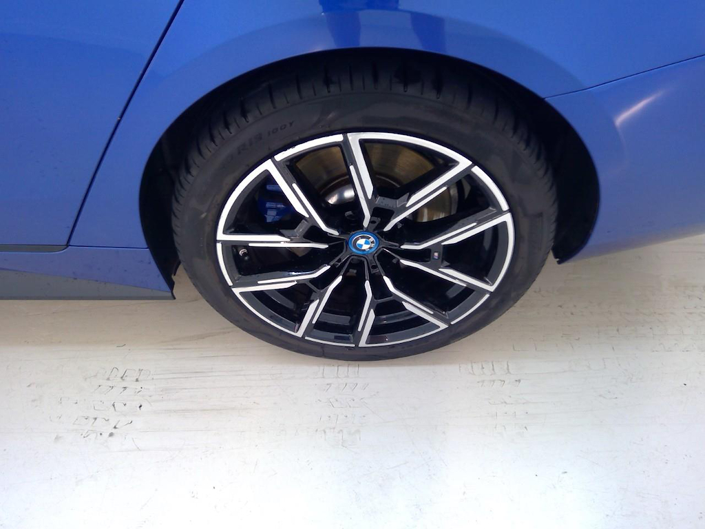 Foto 11 van BMW i4
