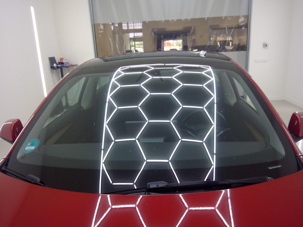 Photo 13 of Tesla Model 3