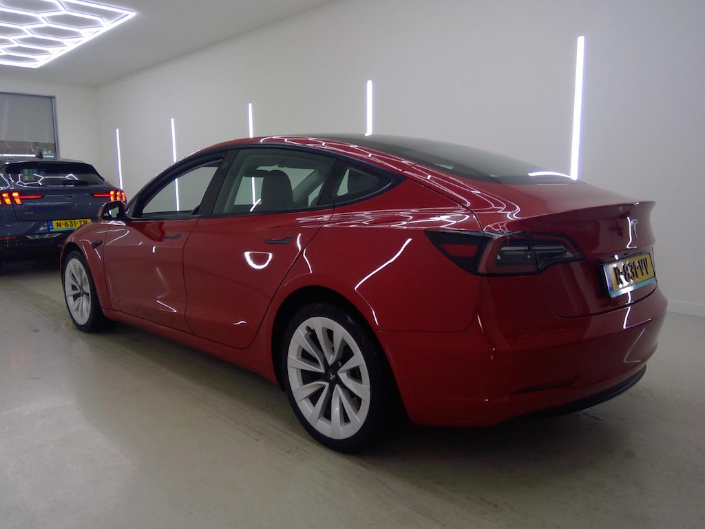 Photo 4 of Tesla Model 3
