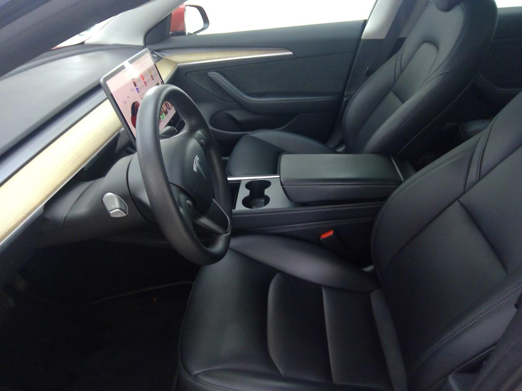 Photo 6 of Tesla Model 3