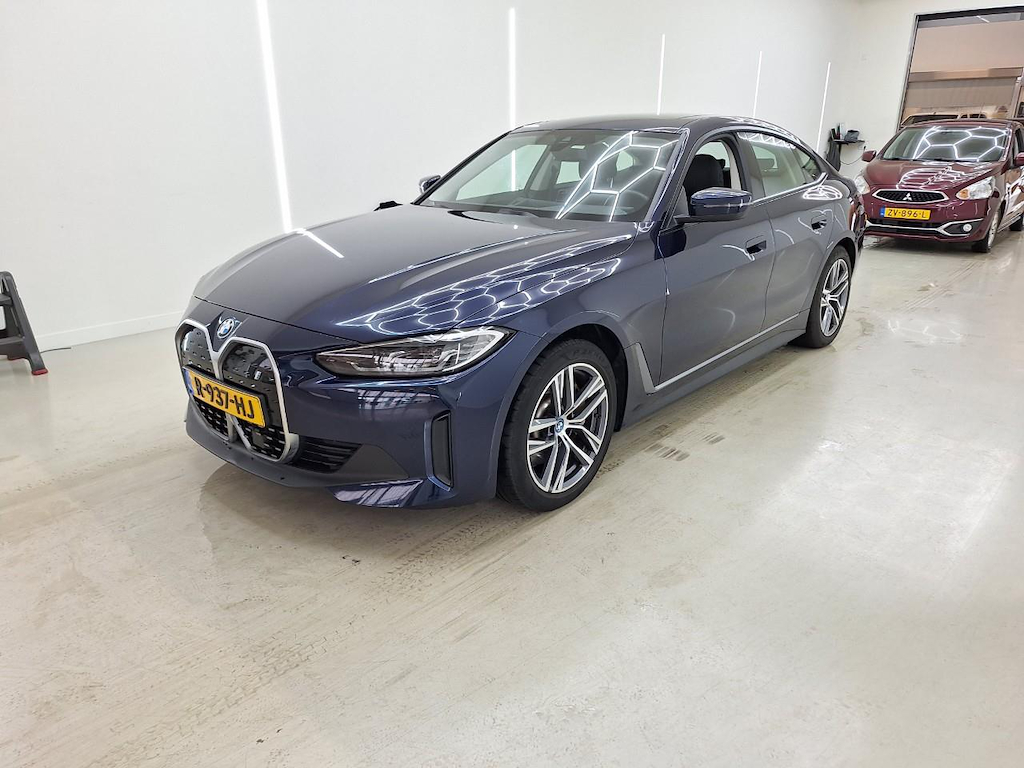 Foto 2 van BMW i4