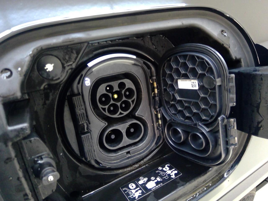 Foto 11 van Mercedes EQB